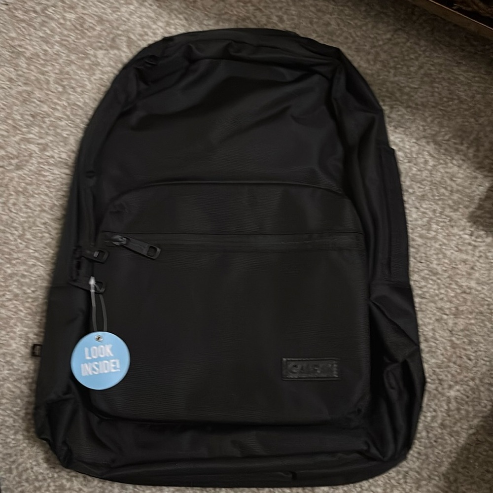 Black calpak backpack lots of pockets!